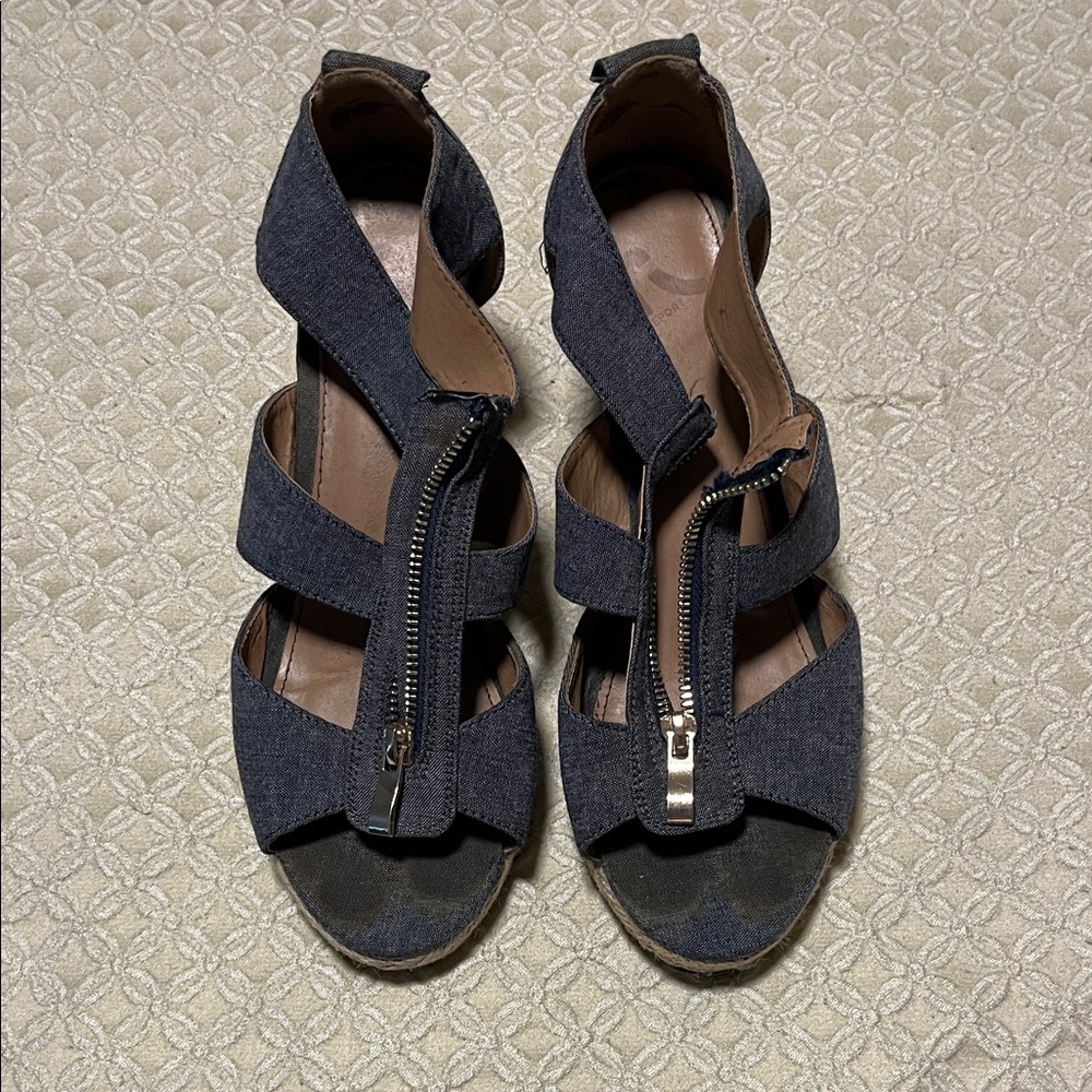 Report Women's Black Wedge Sandals